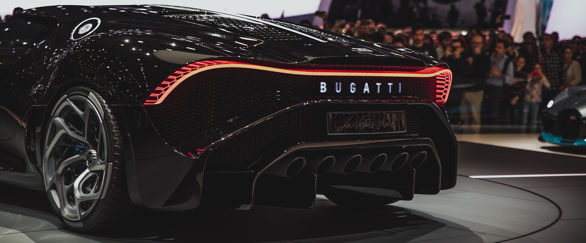 bugatti la voiture noire