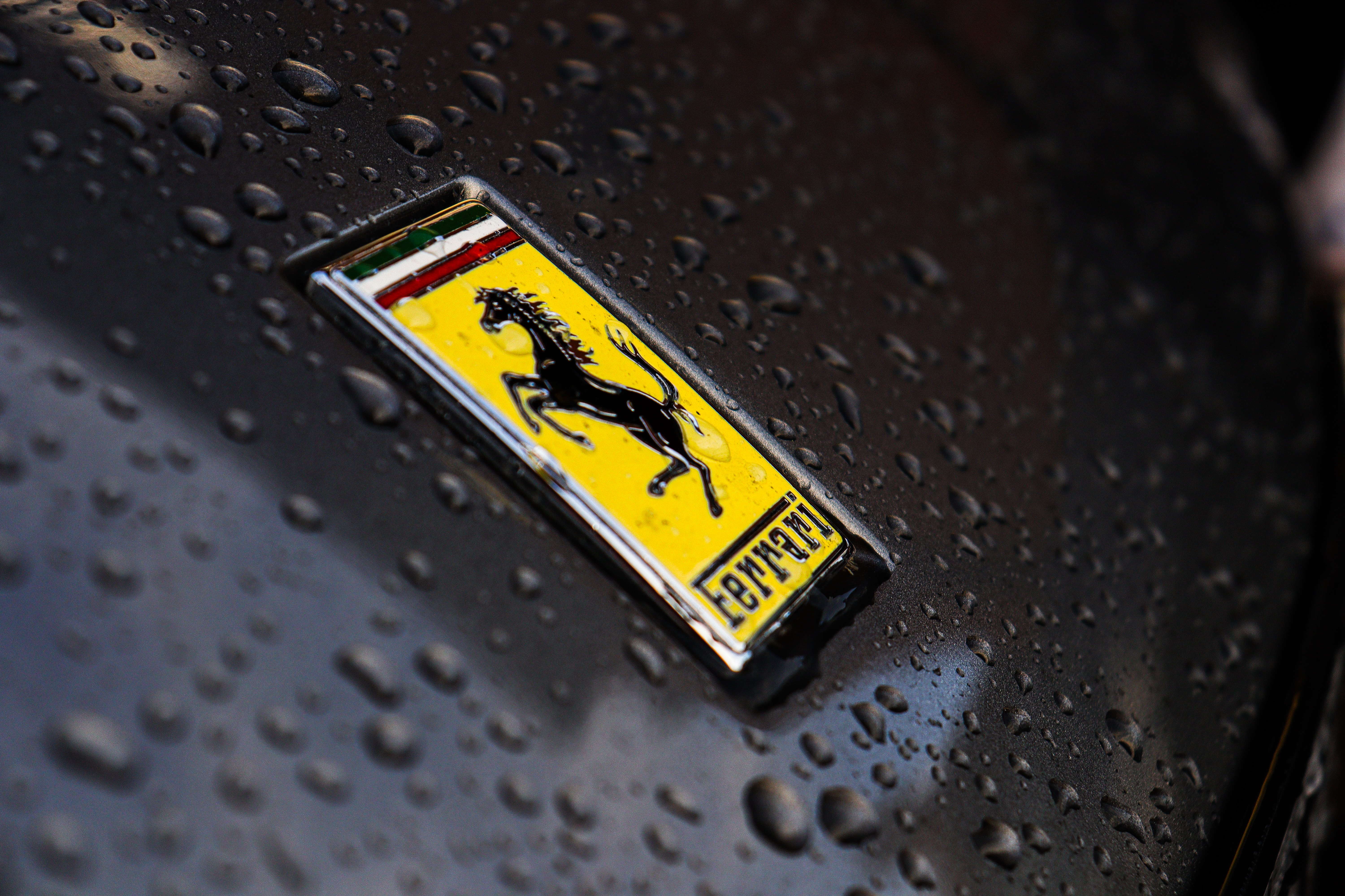 logo-ferrari