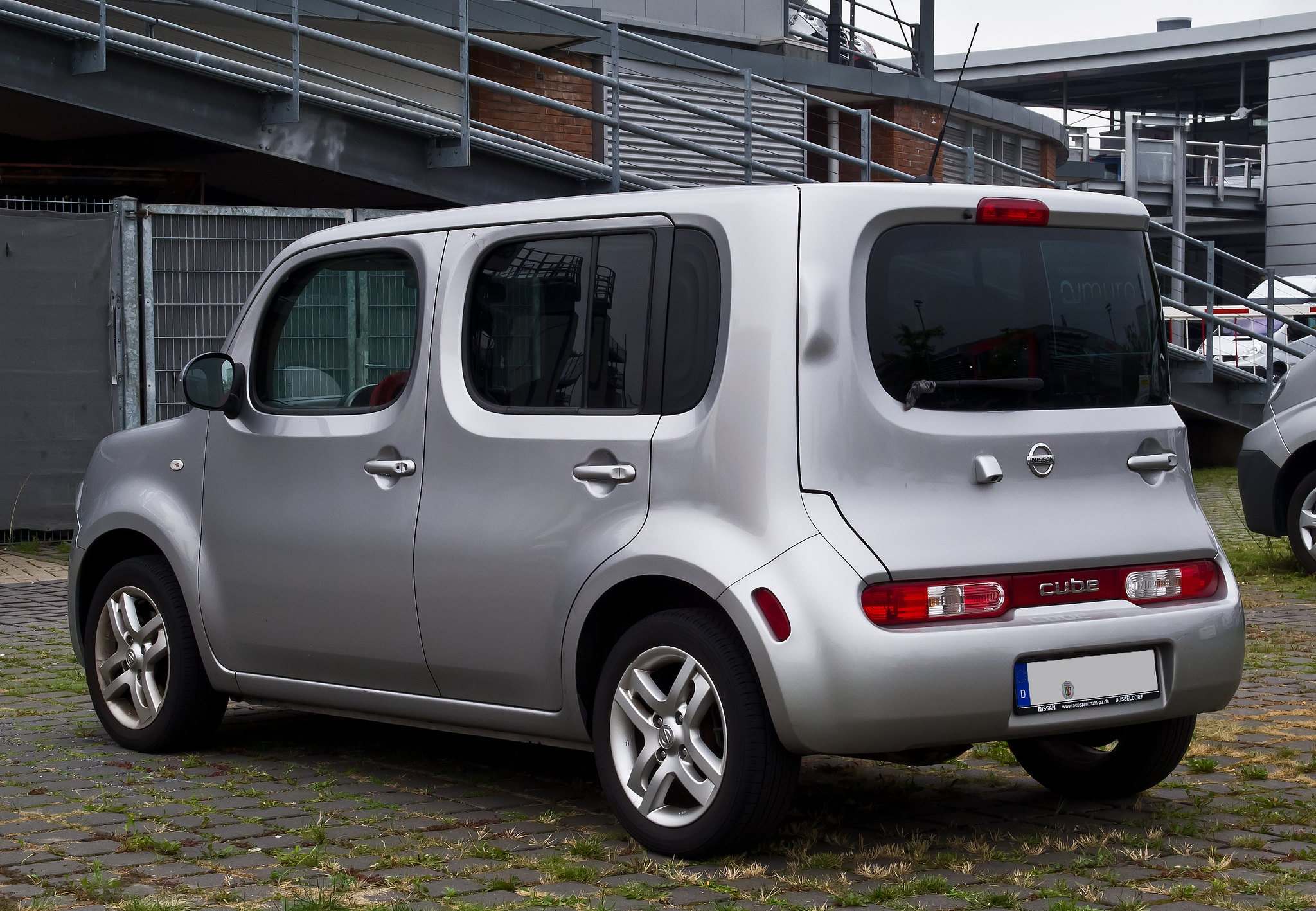 najbrzydsze auta świata - nissan cube