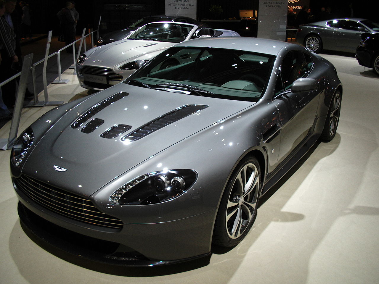 Aston Martin V12 Vantage