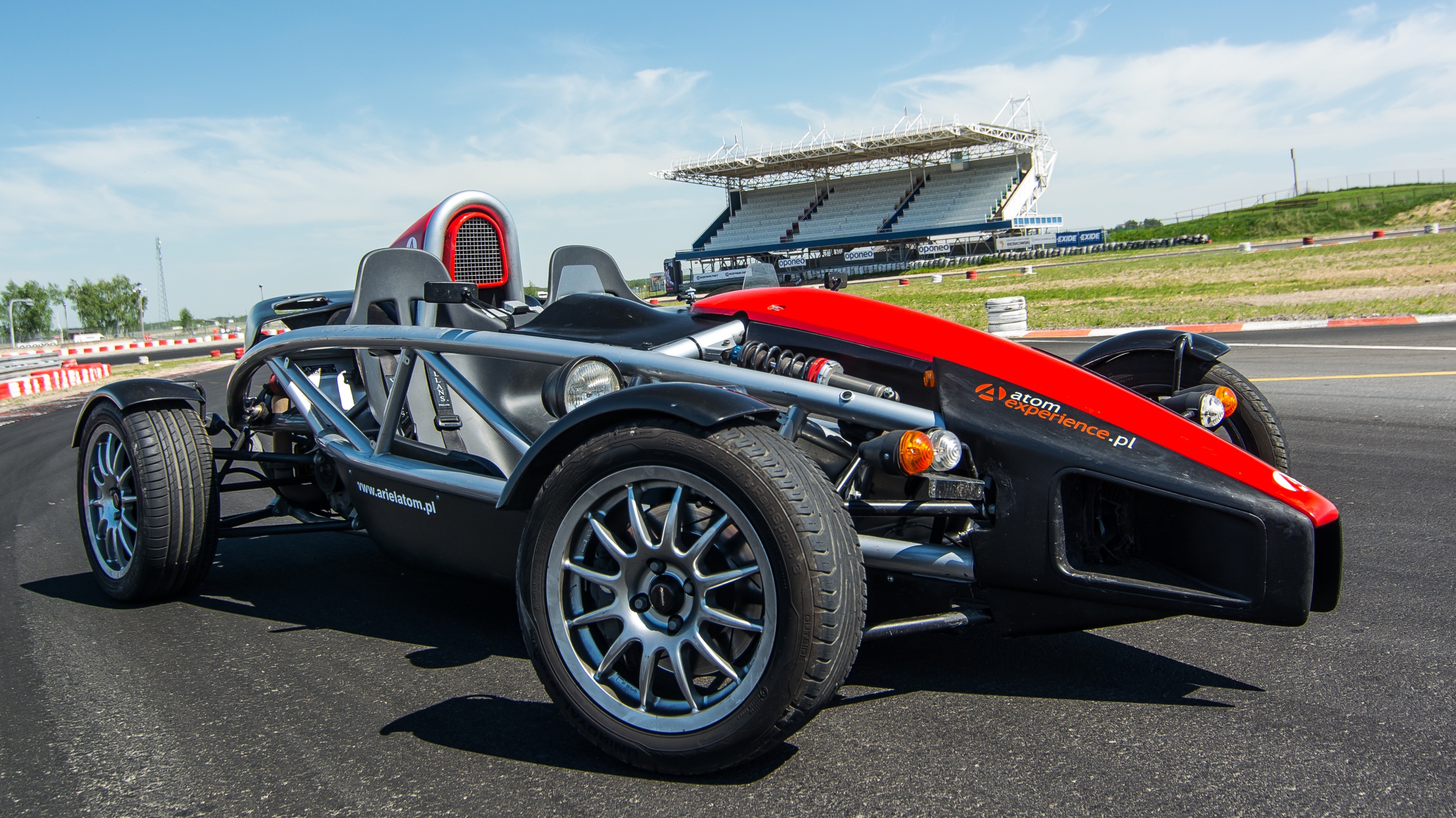 Lamborghini Gallardo vs. Ariel Atom