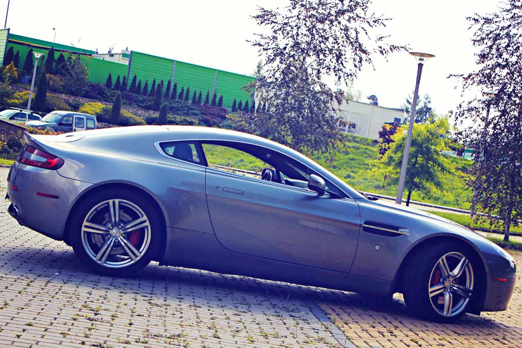 Aston Martin Vantage