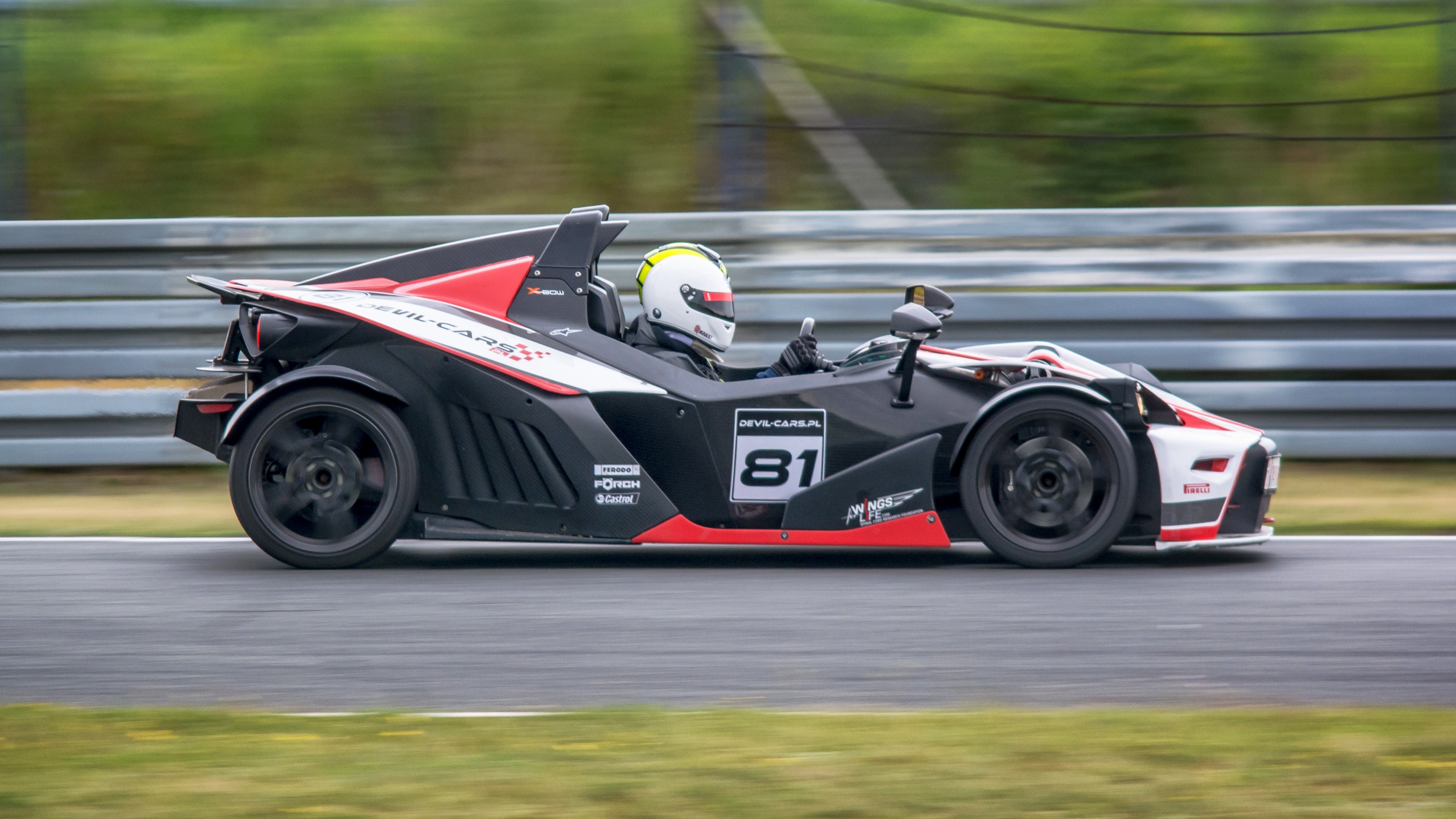 Audi R8 vs. KTM X-BOW