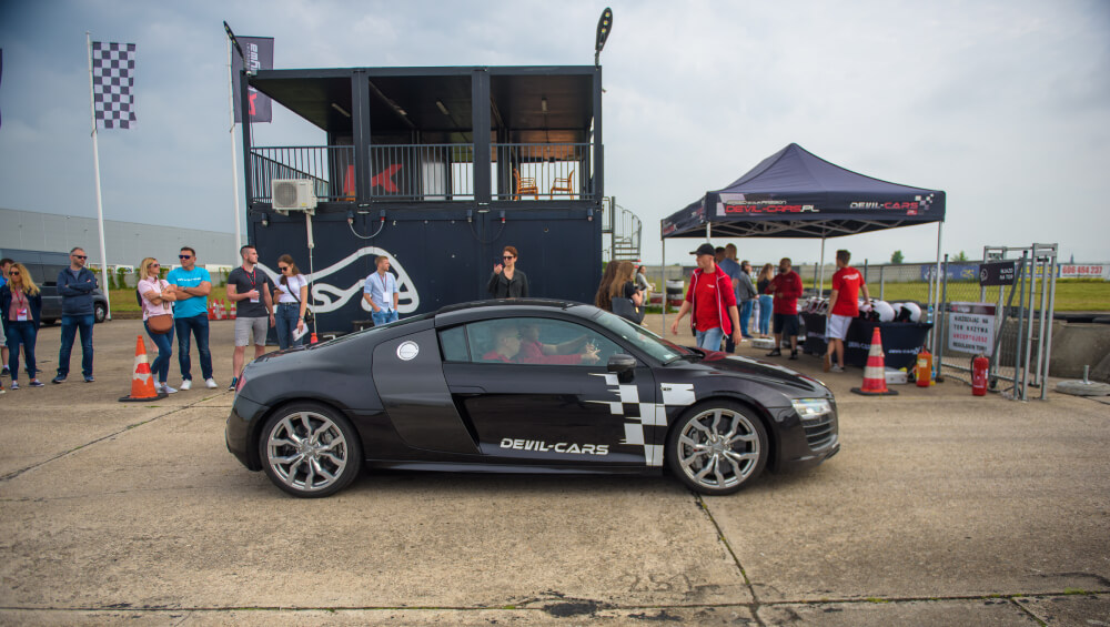 Audi R8 V10